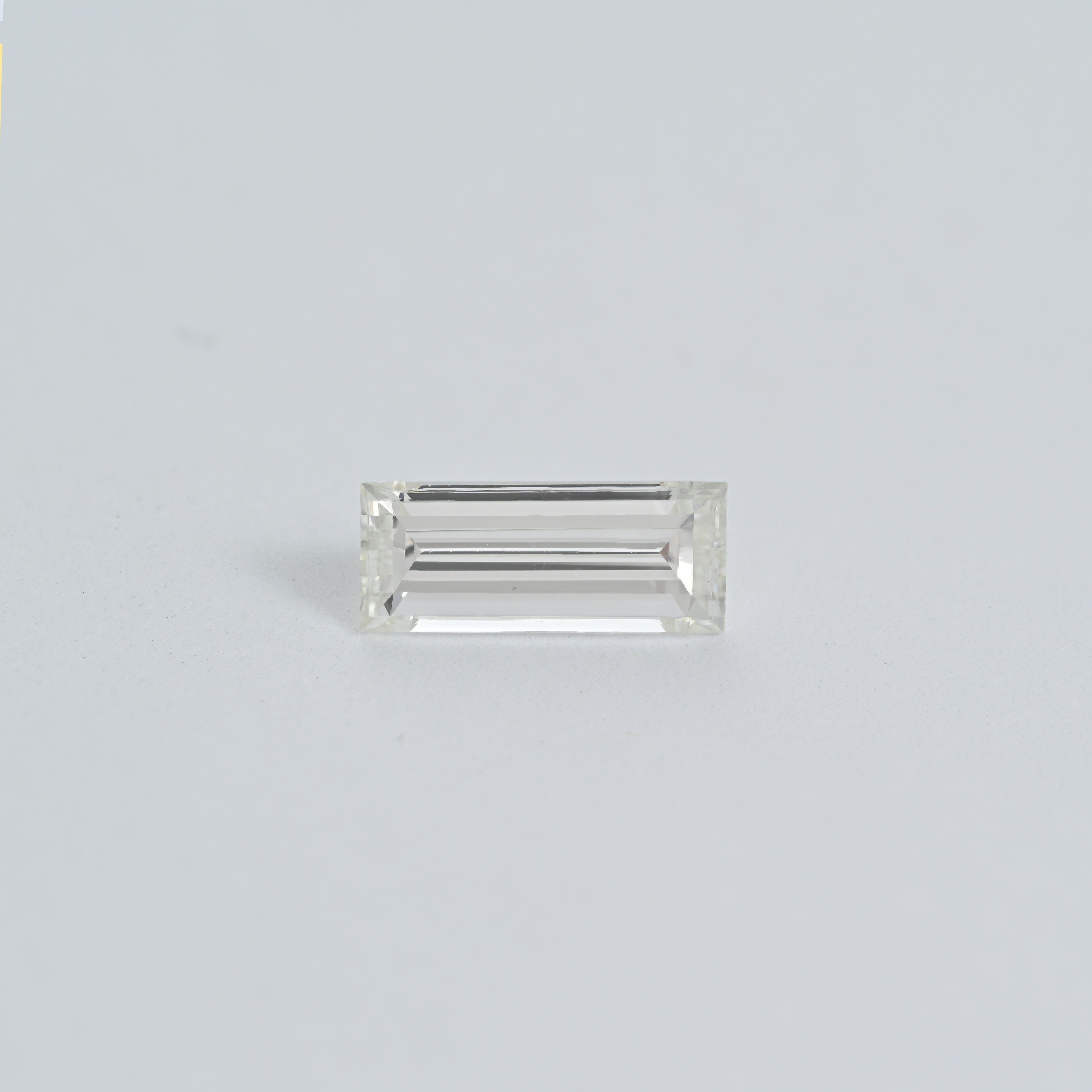 1.35 Carat Baguette Shape Natural Diamond – I Color, VS1 Clarity