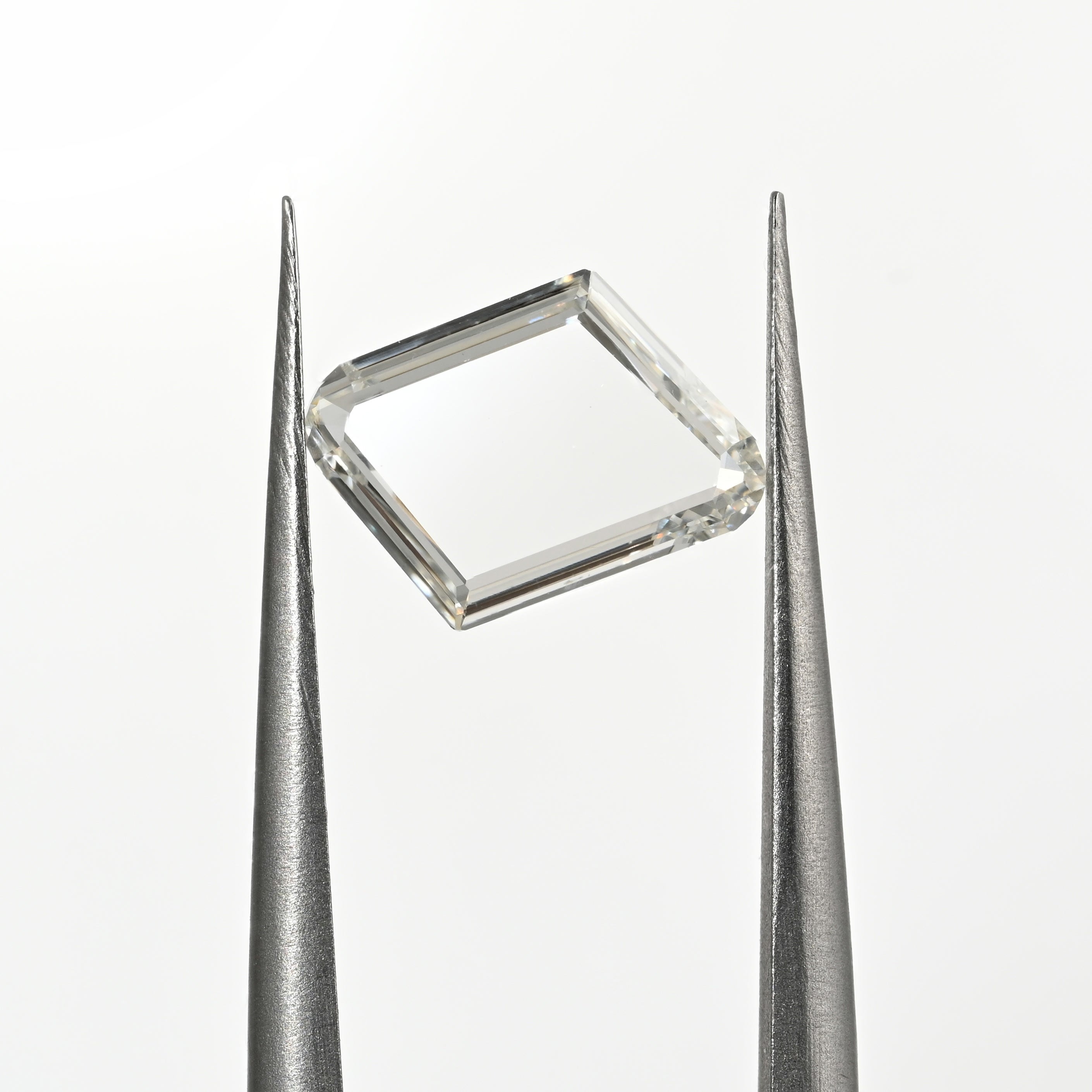0.86 Carat Poitrait Shape Natural Diamond – H Color, VS1 Clarity