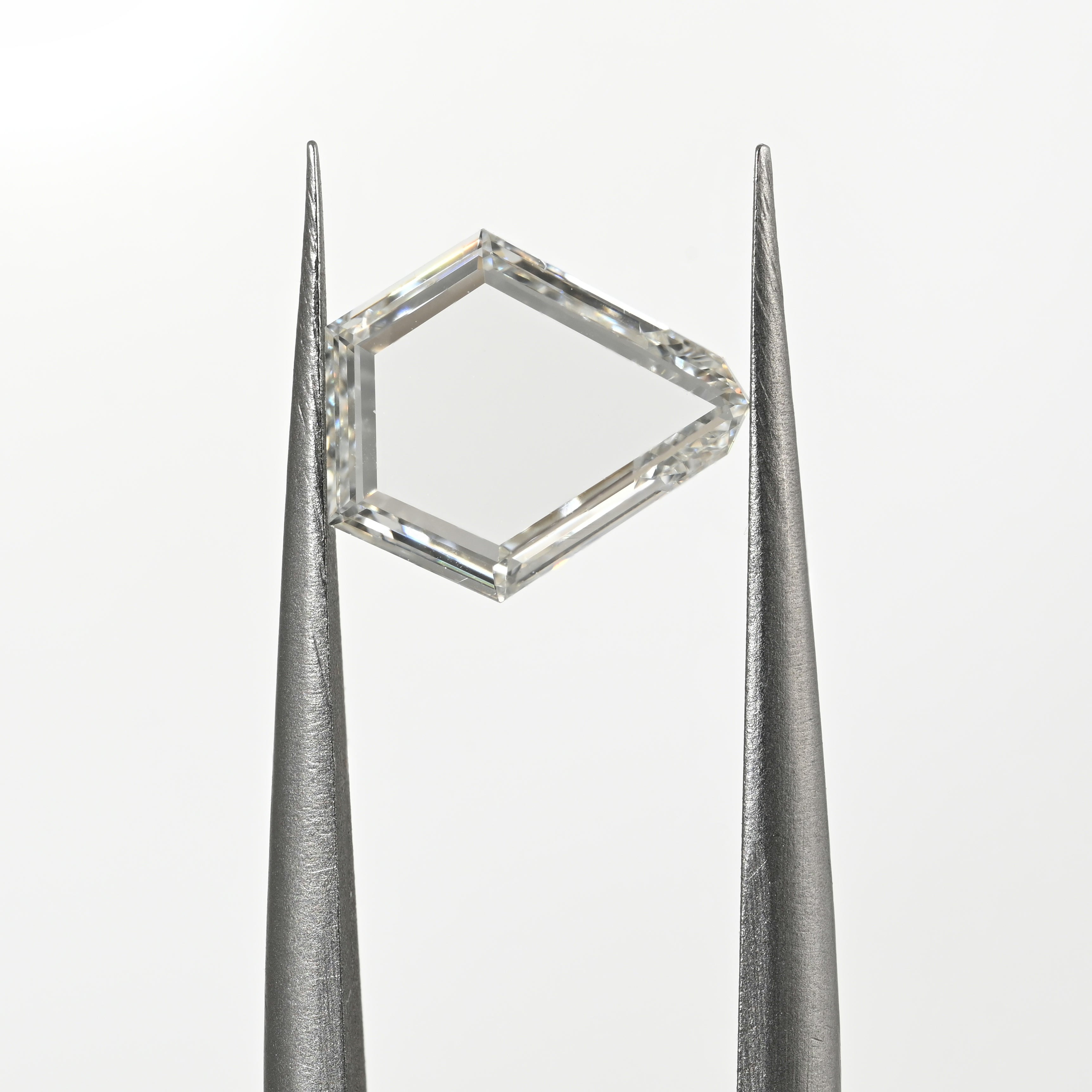 0.85 Carat Poitrait Shape Natural Diamond – H Color, VVS2 Clarity