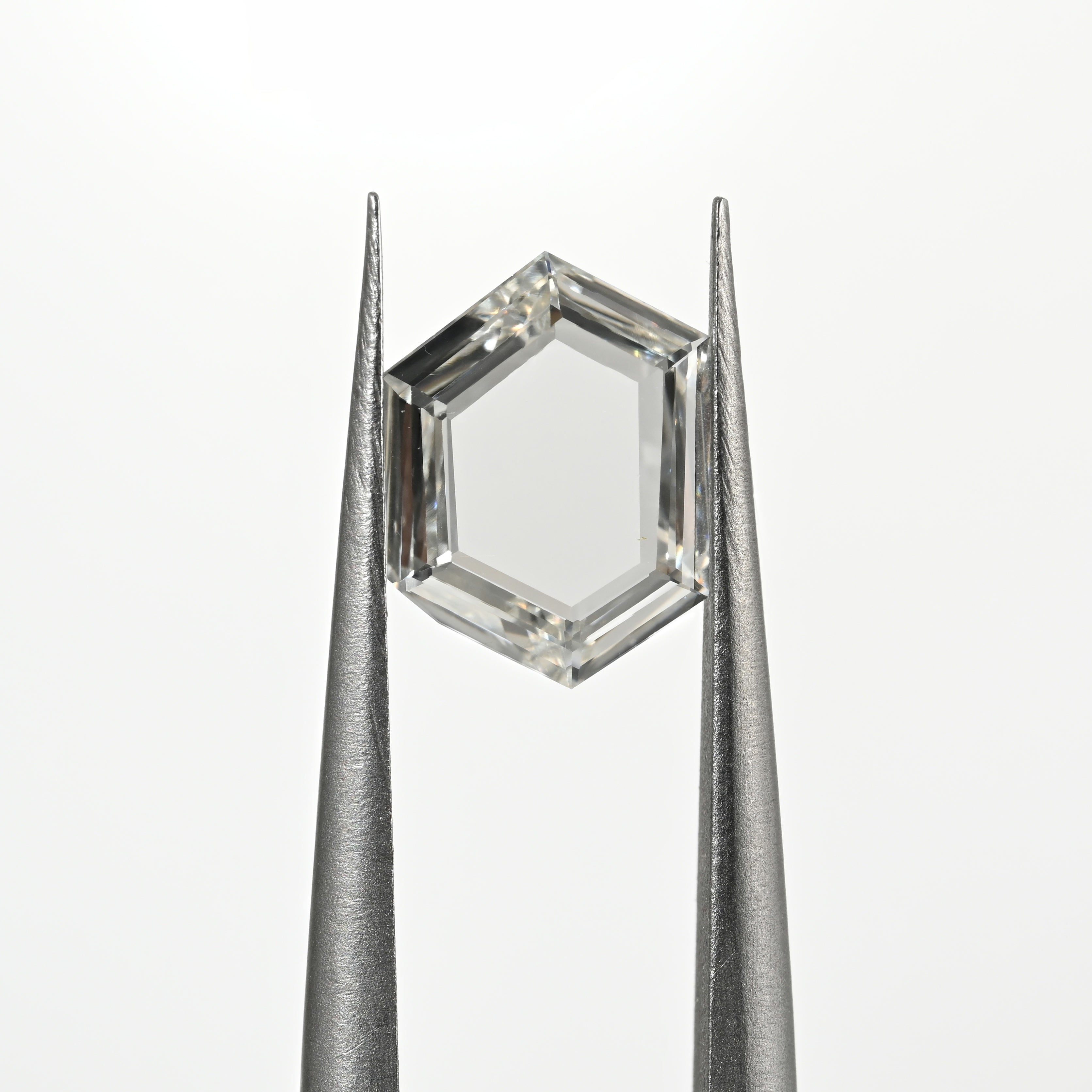 0.84 Carat Poitrait Shape Natural Diamond – H Color, VS1 Clarity