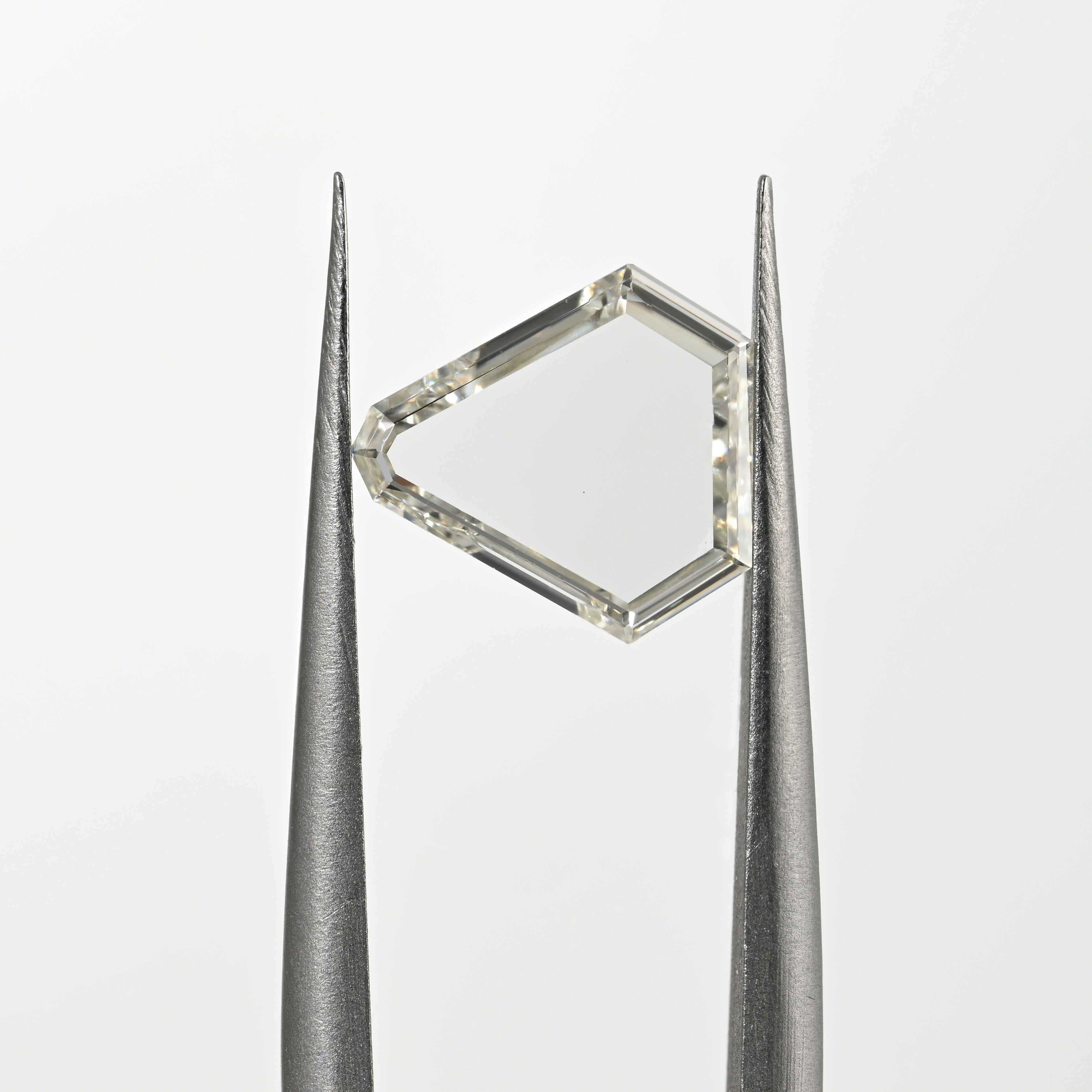0.84 Carat Poitrait Shape Natural Diamond – J Color, VVS2 Clarity