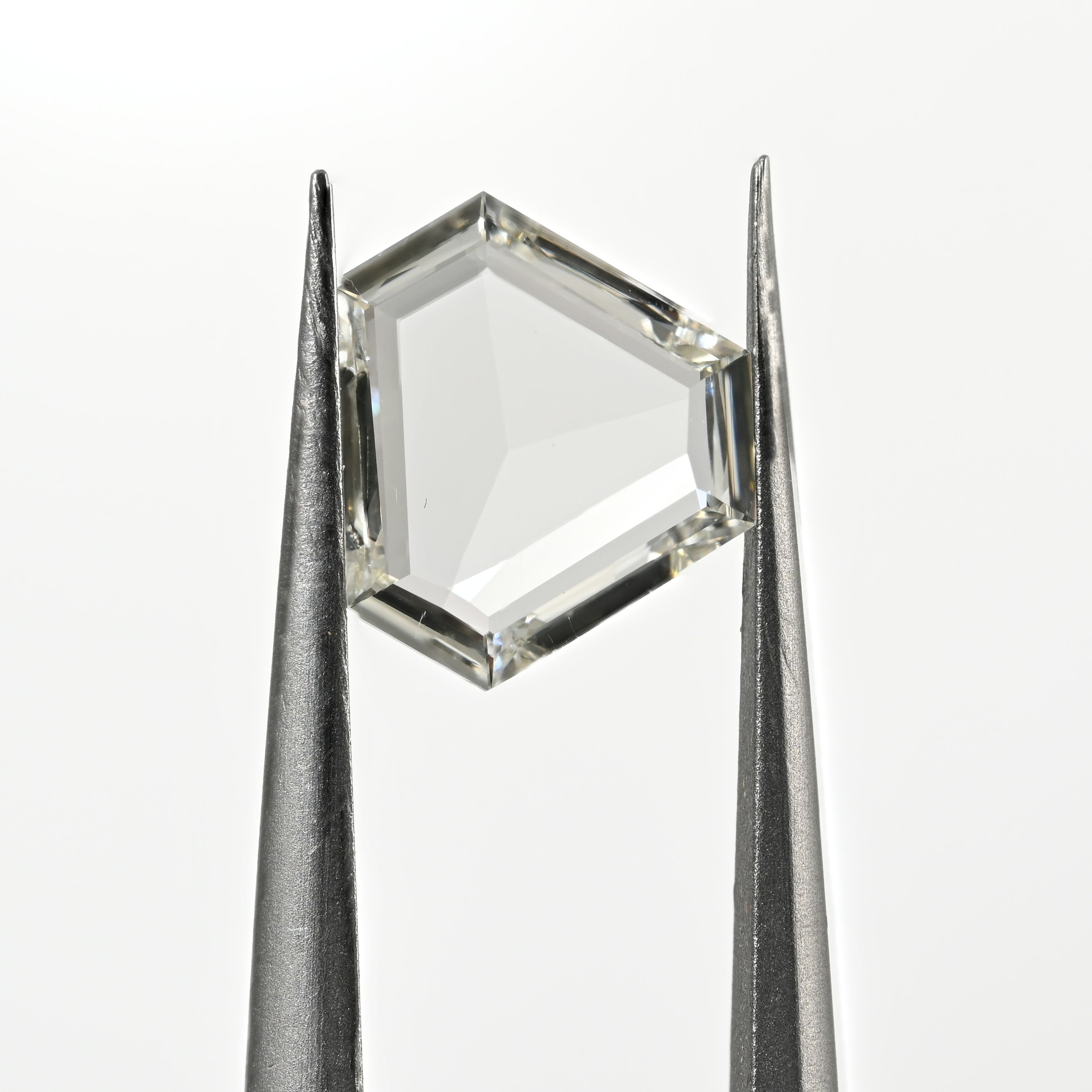 0.77 Carat Poitrait Shape Natural Diamond – I Color, VS1 Clarity