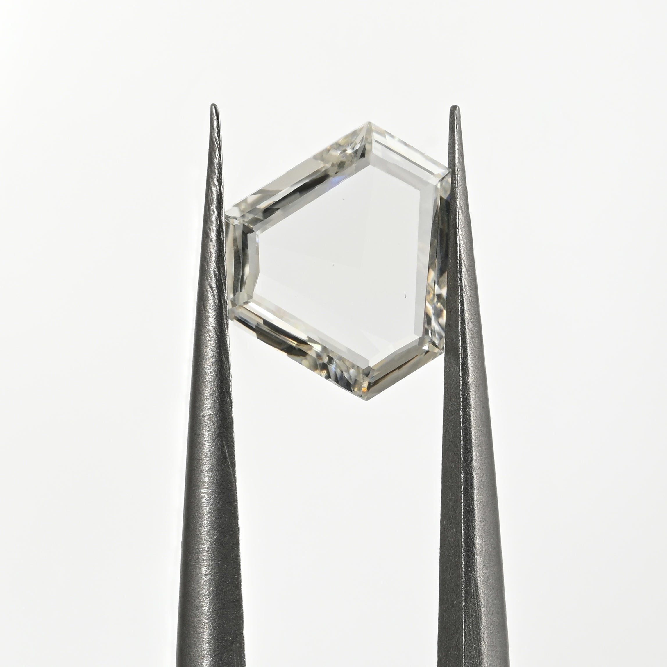 0.77 Carat Poitrait Shape Natural Diamond – I Color, VS1 Clarity