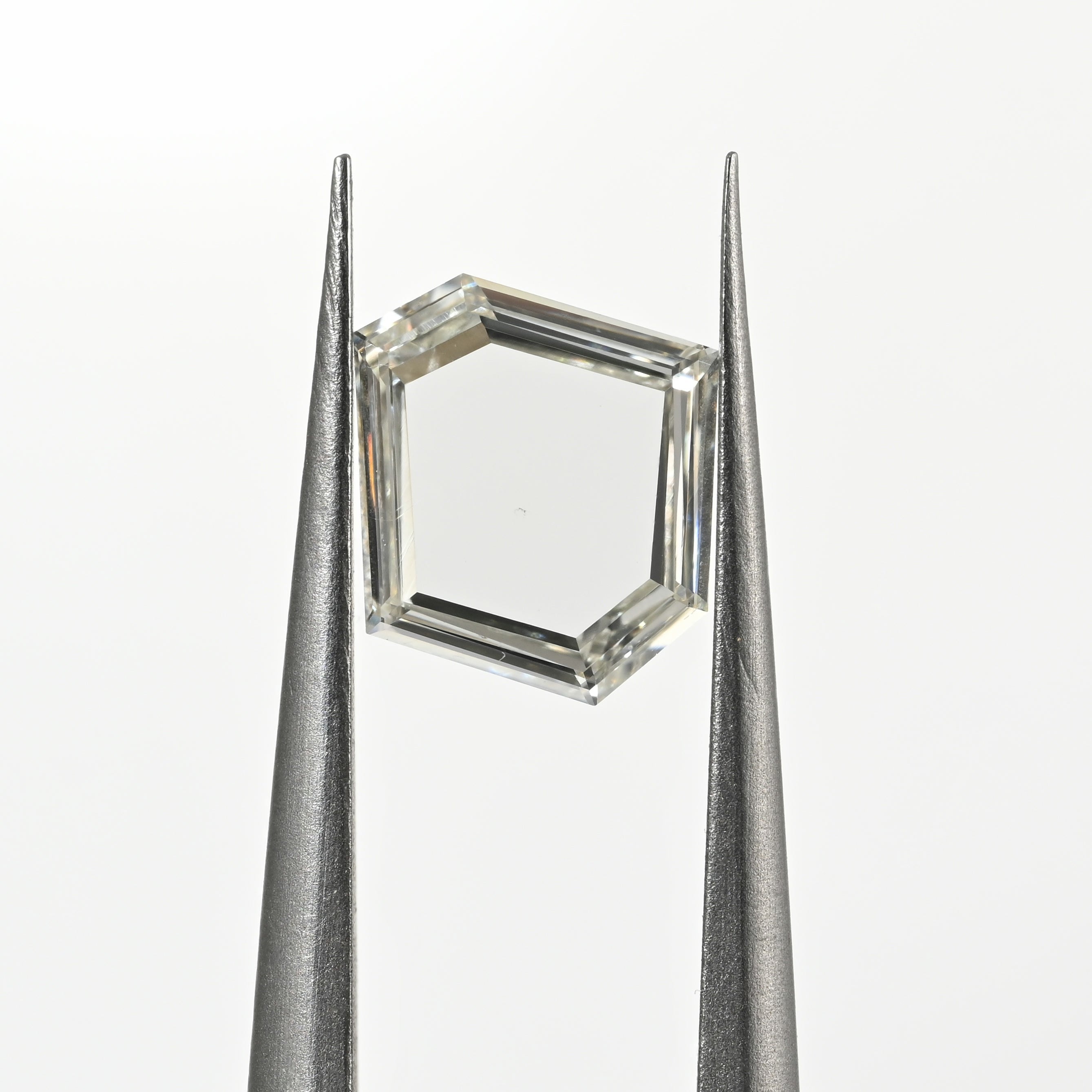 0.77 Carat Poitrait Shape Natural Diamond – J Color, VS1 Clarity