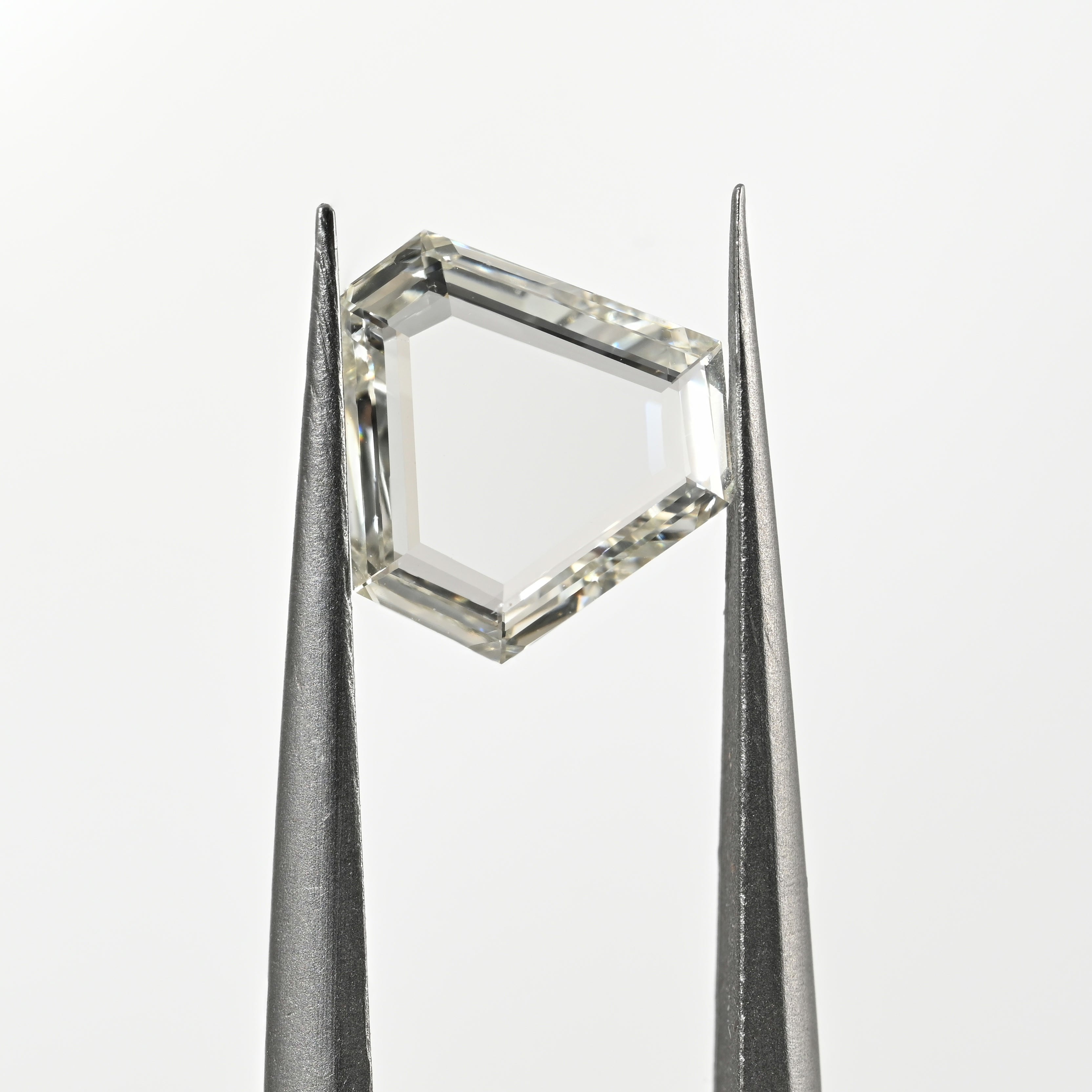 0.73 Carat Poitrait Shape Natural Diamond – J Color, VS1 Clarity