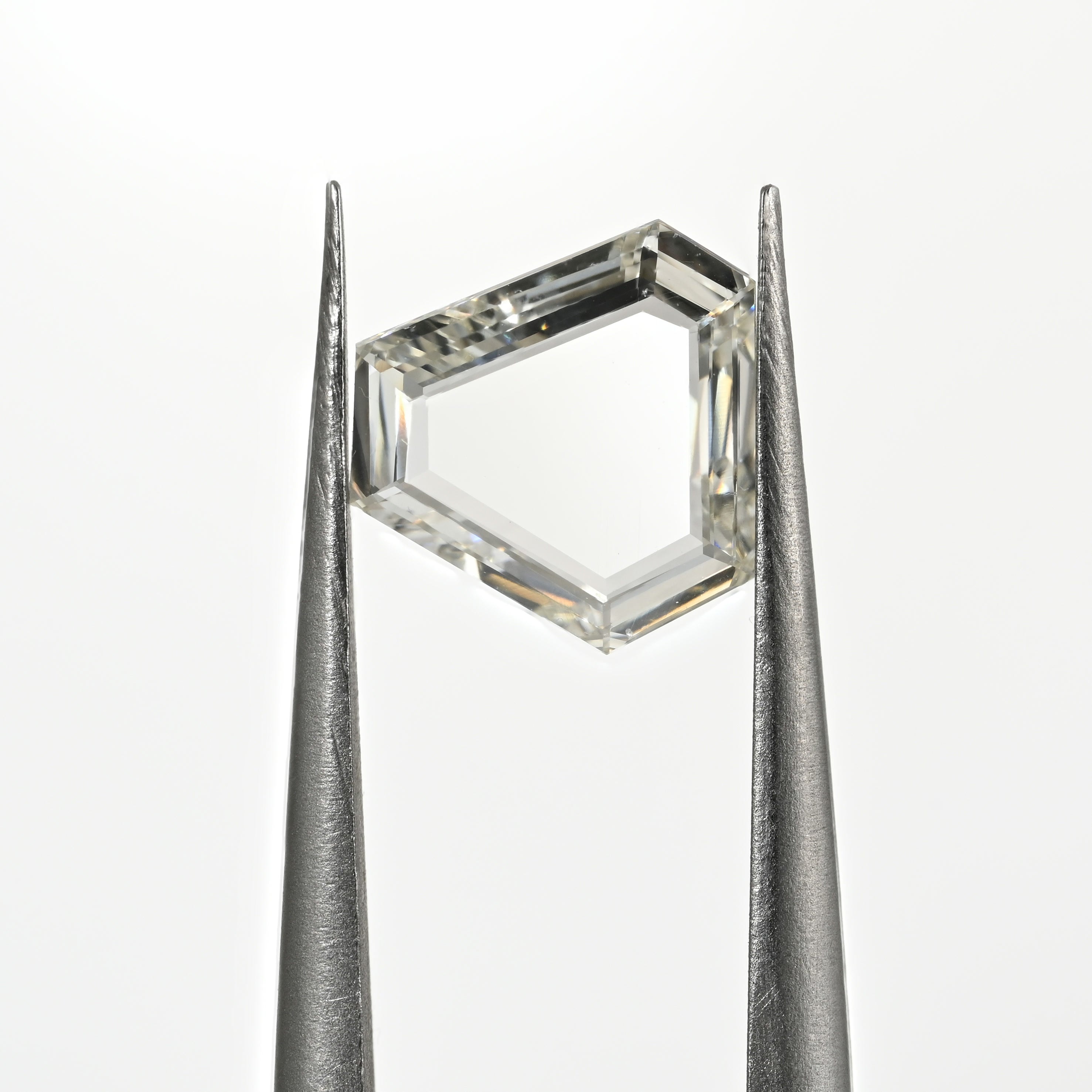 0.73 Carat Poitrait Shape Natural Diamond – J Color, VS1 Clarity