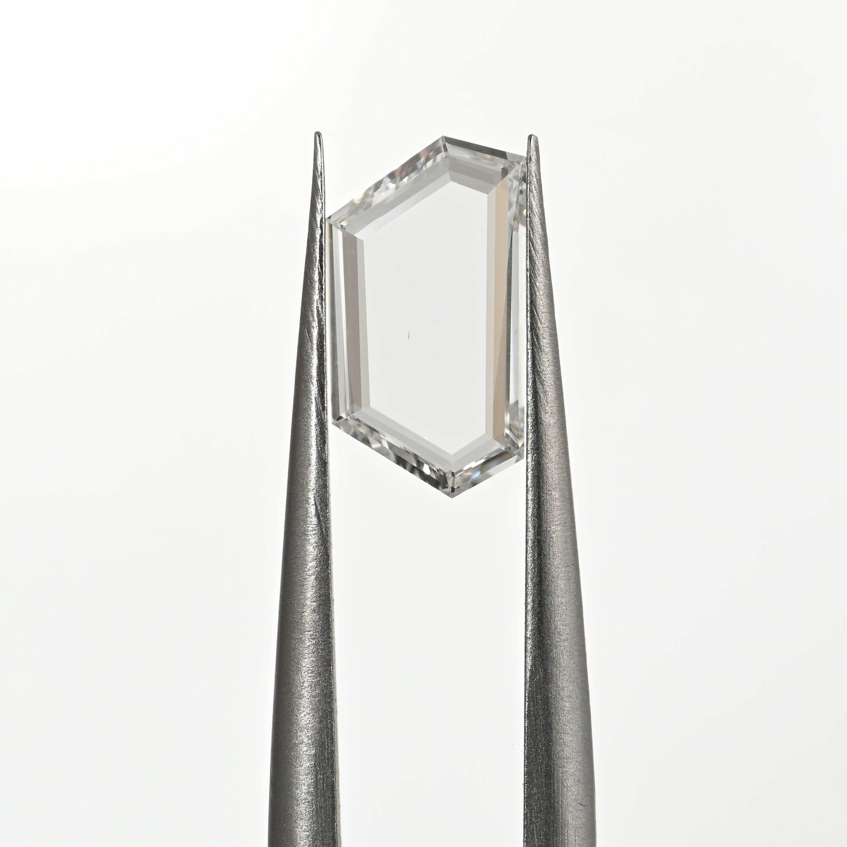 0.71 Carat Poitrait Shape Natural Diamond – F Color, VS2 Clarity
