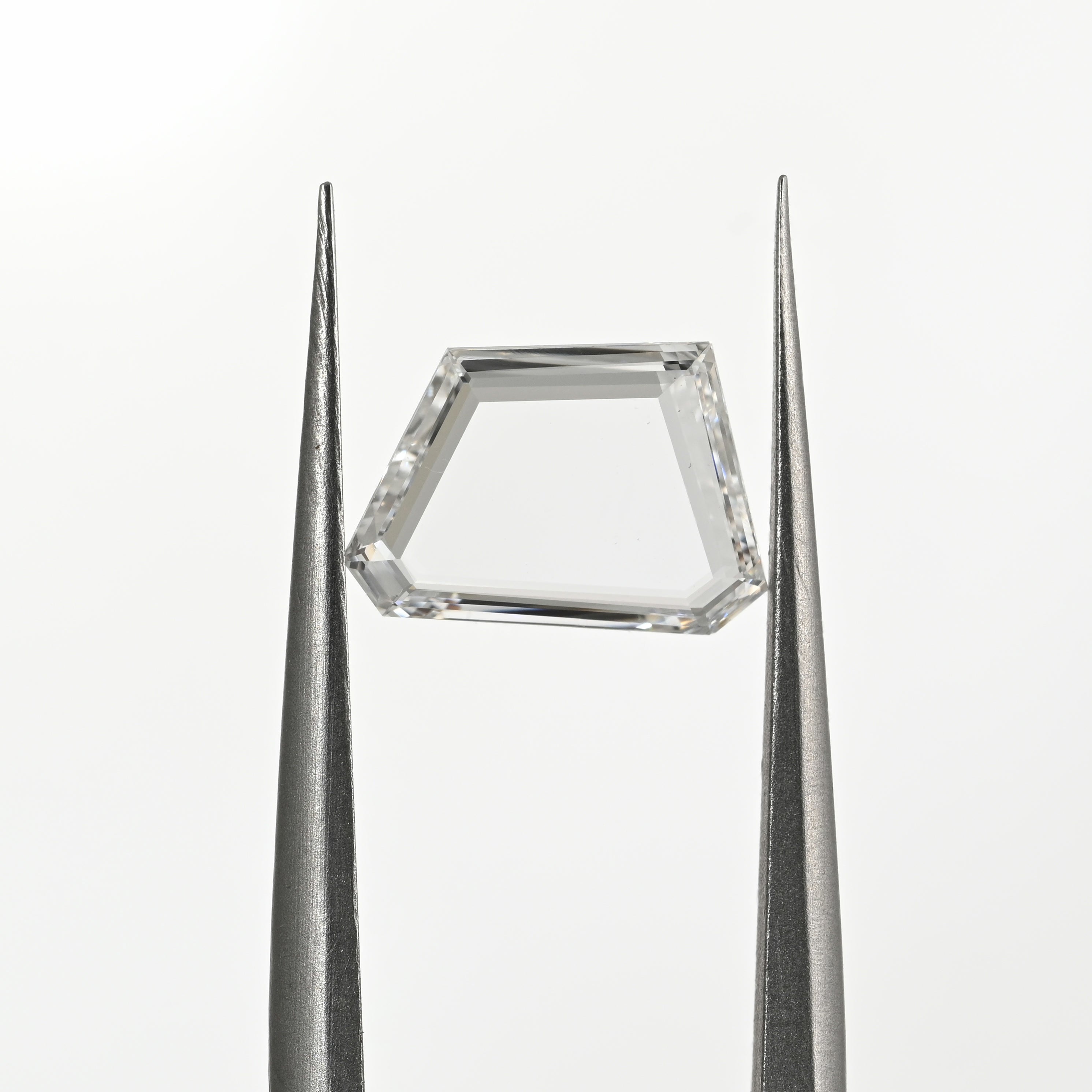 0.67 Carat Poitrait Shape Natural Diamond – E Color, VVS2 Clarity