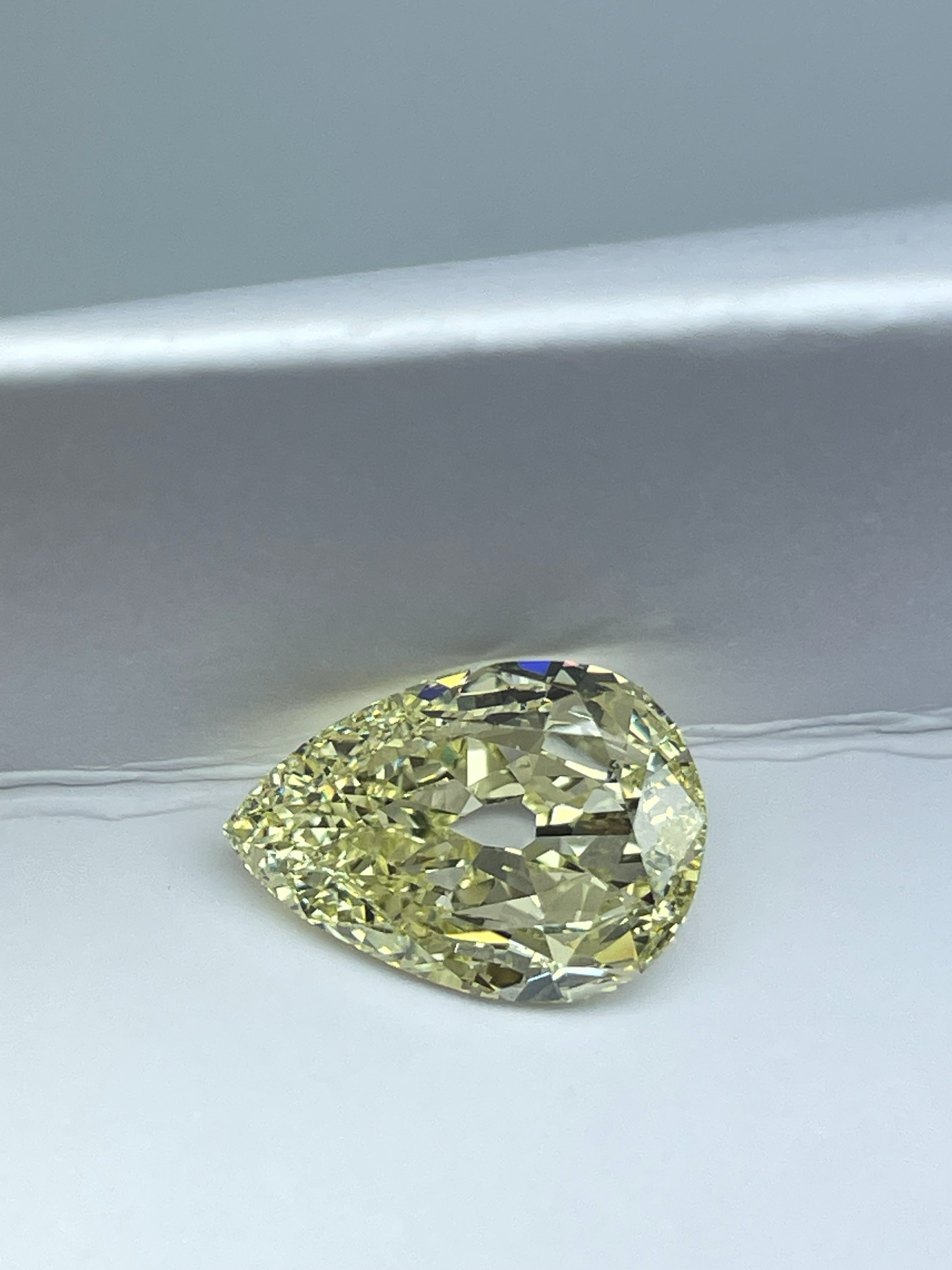 3.02 Carat Pear Natural Diamond – F,Y Color, VVS2 Clarity