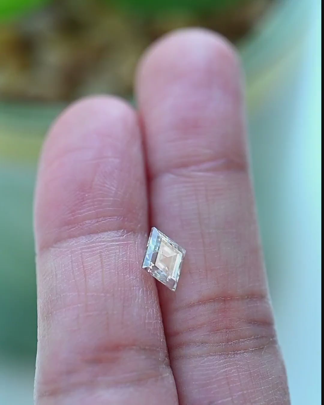 1.05 Carat Kite Shape Natural Diamond – F Color, VS1 Clarity