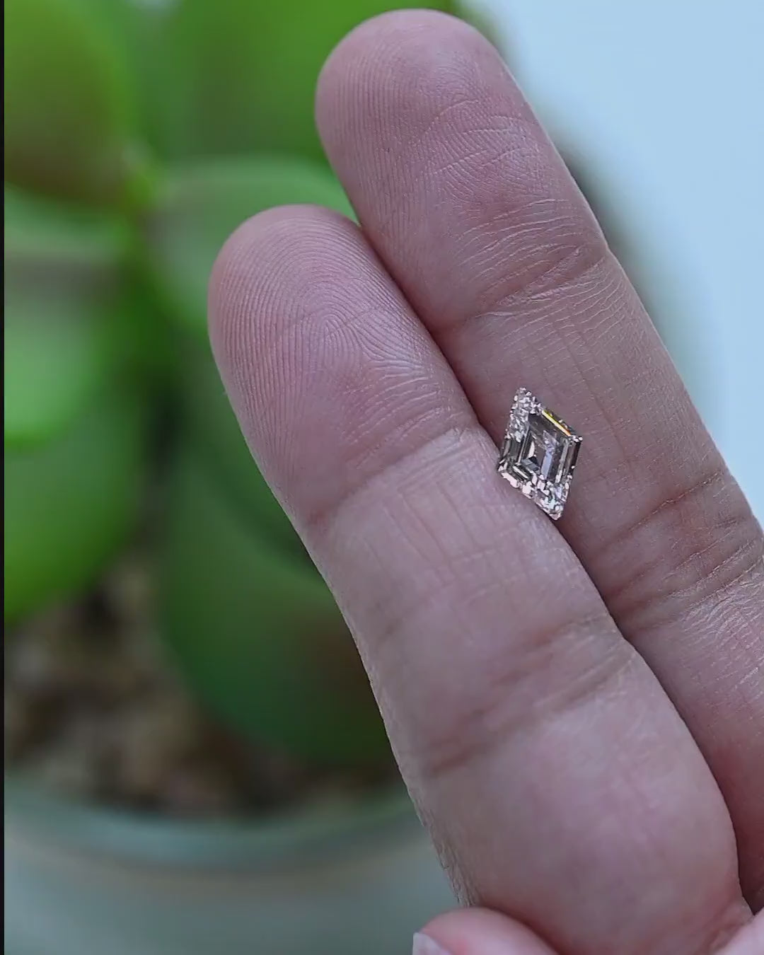 1.05 Carat Kite Shape Natural Diamond – F Color, VS1 Clarity