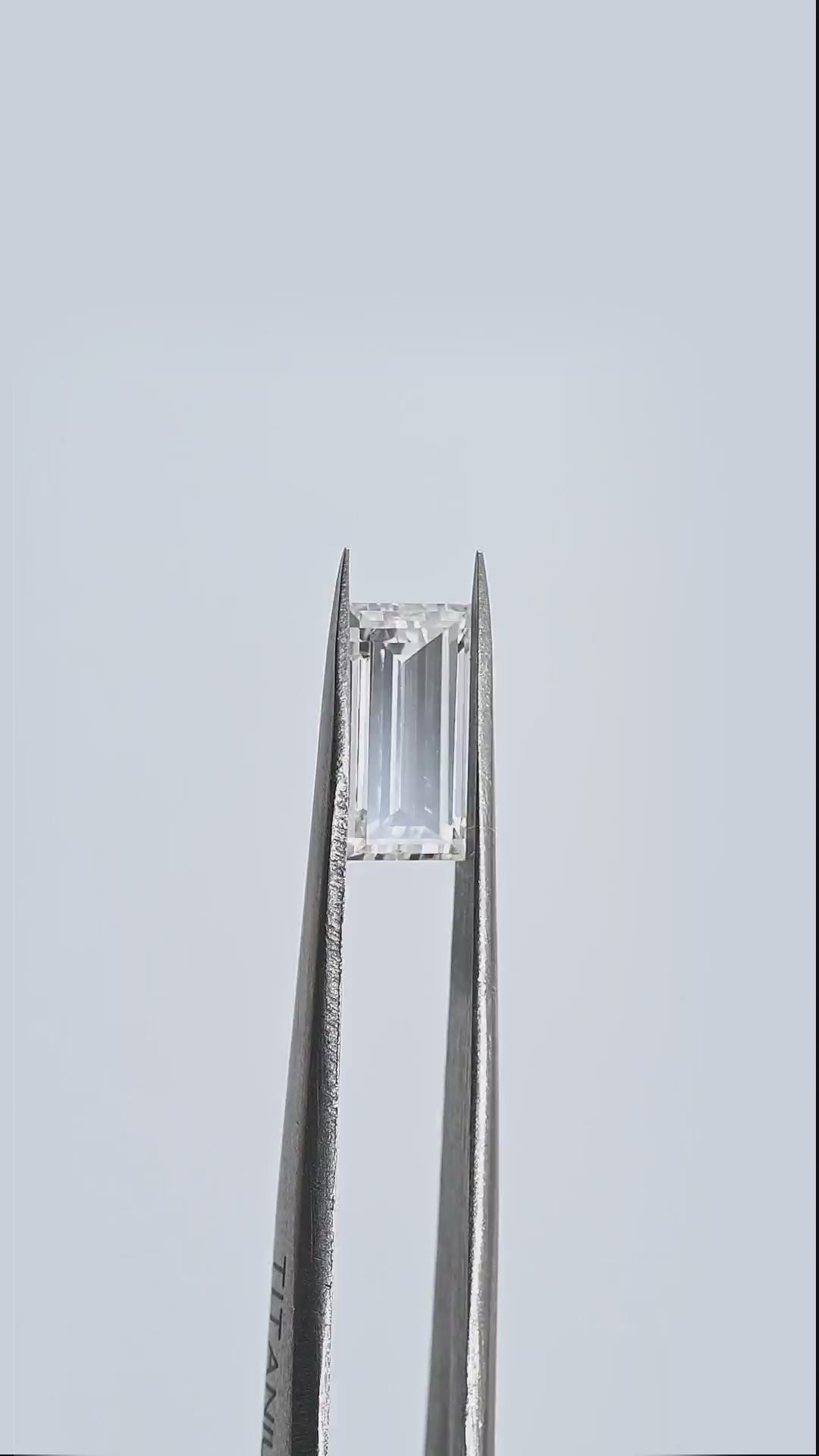 2.00 Carat Baguette Shape Natural Diamond – J Color, VS1 Clarity