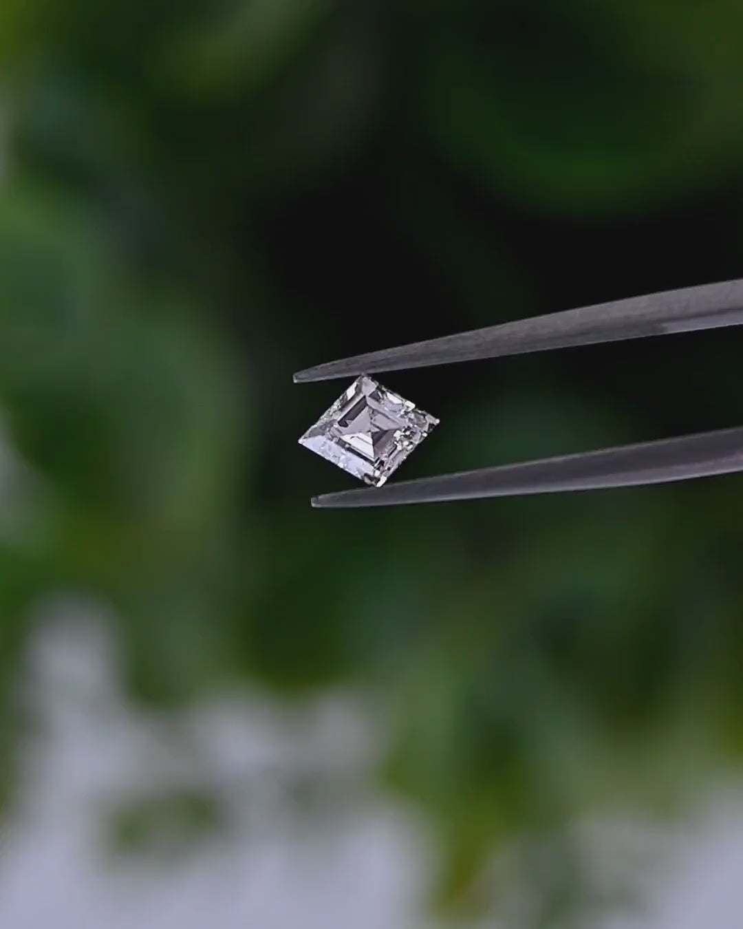 0.72 Carat Kite Shape Natural Diamond – H Color, VS2 Clarity