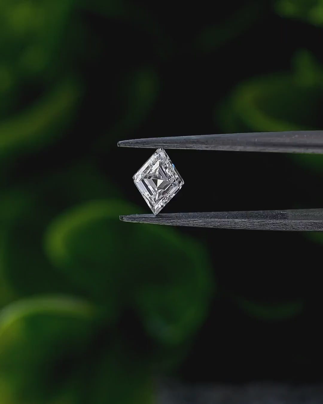 0.85 Carat Kite Shape Natural Diamond – G Color, VVS2 Clarity