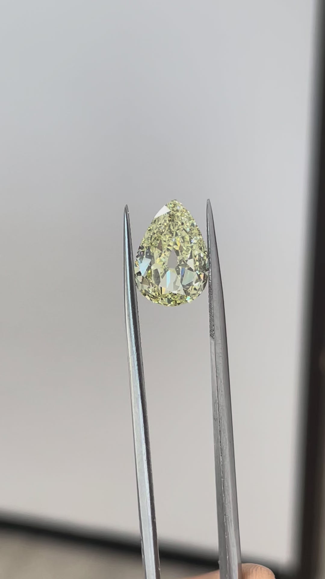 3.02 Carat Pear Natural Diamond – F,Y Color, VVS2 Clarity