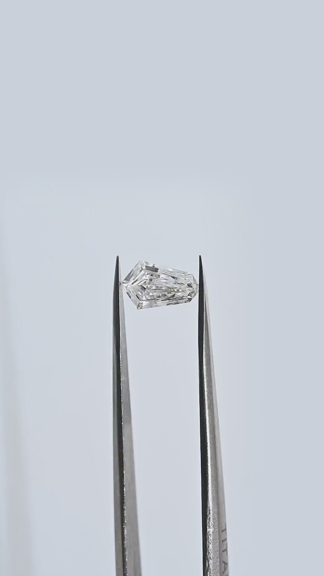1.39 Carat Tie Shape Natural Diamonds Pair – G/H Color, VVS2/VS2 Clarity