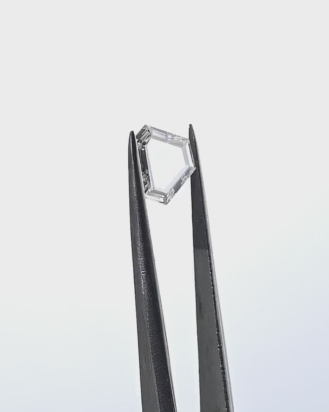 0.73 Carat Poitrait Shape Natural Diamond – J Color, VS1 Clarity