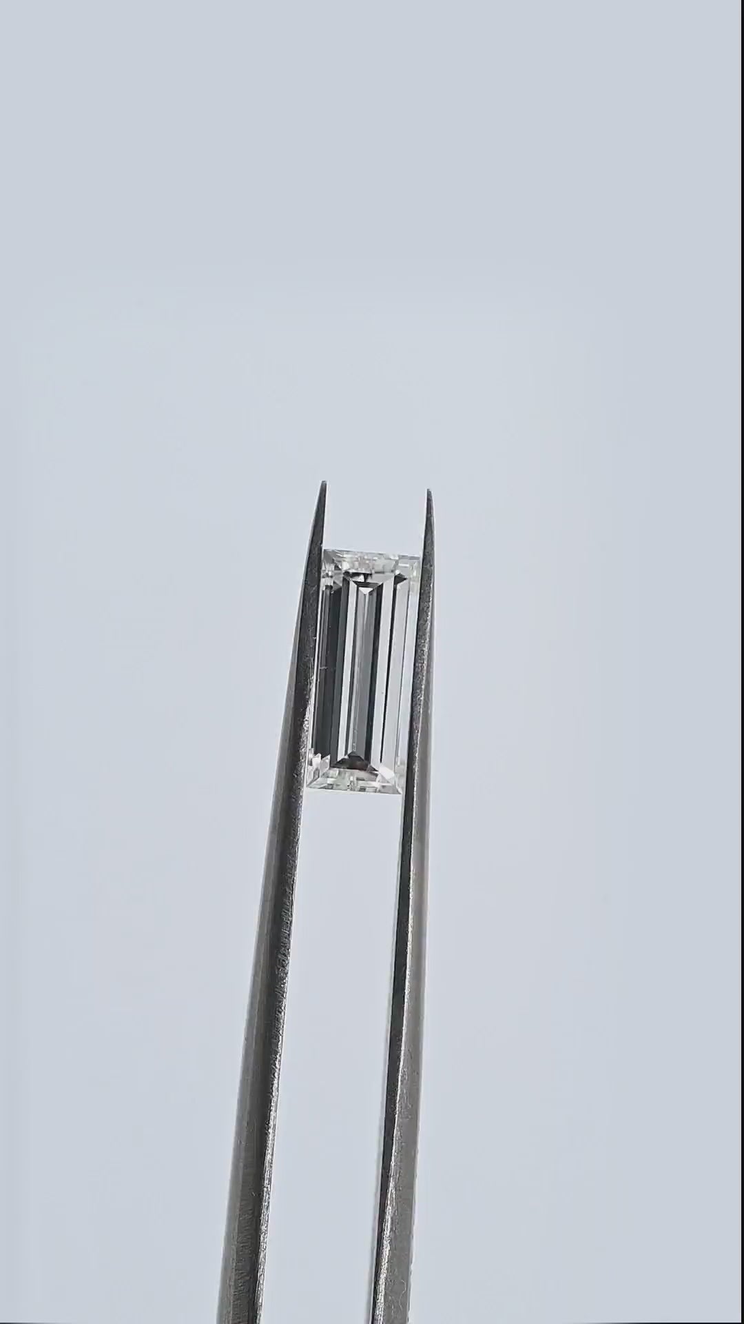 1.35 Carat Baguette Shape Natural Diamond – I Color, VS1 Clarity